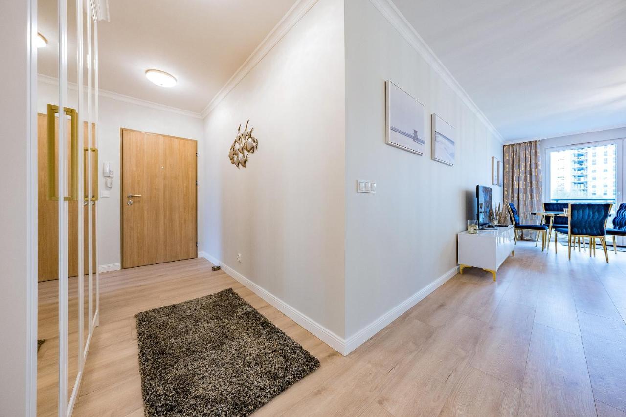 Apartament Nowa Letnica, Osiedle Latarnikow Gdanskアパートメント エクステリア 写真