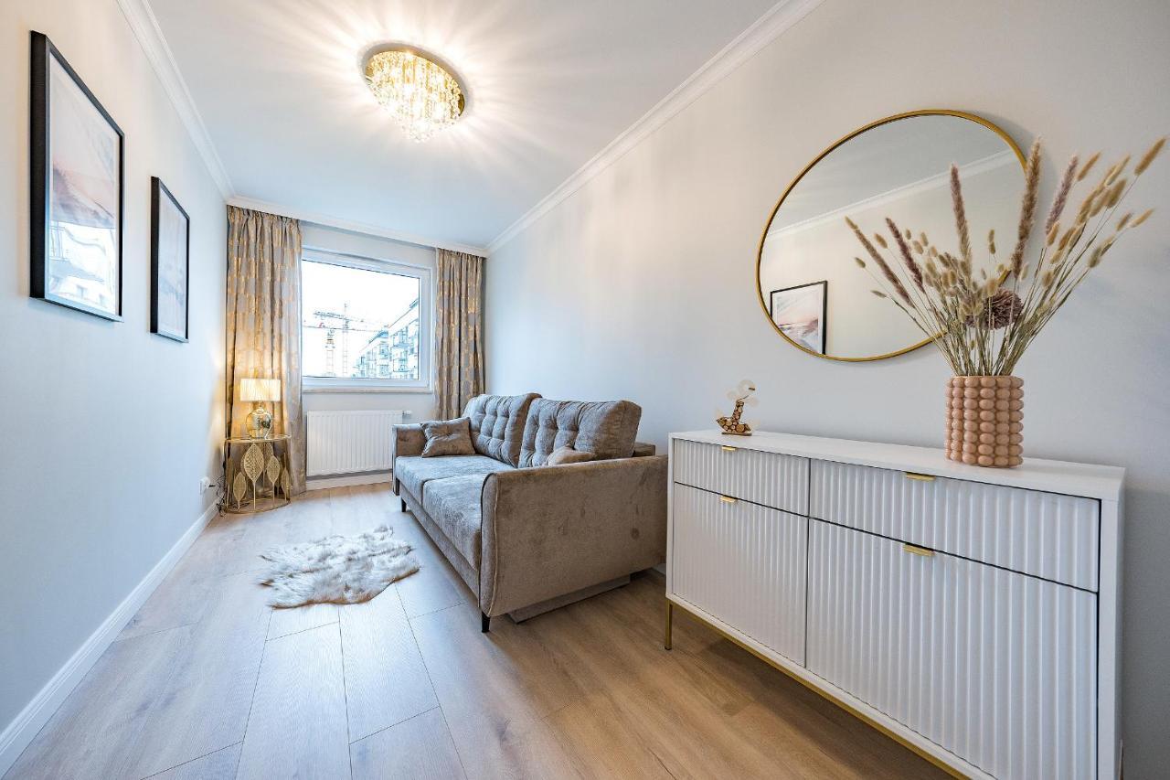 Apartament Nowa Letnica, Osiedle Latarnikow Gdanskアパートメント エクステリア 写真