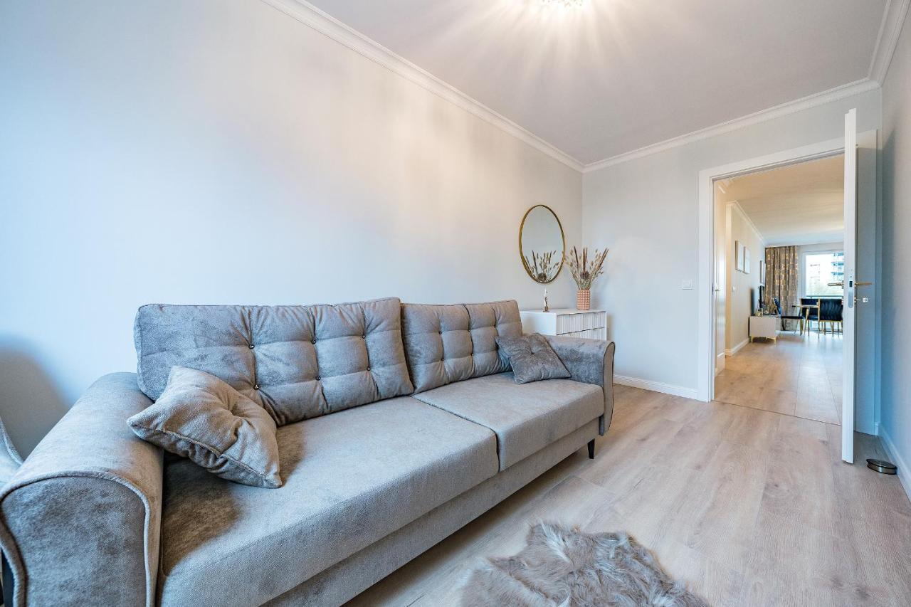 Apartament Nowa Letnica, Osiedle Latarnikow Gdanskアパートメント エクステリア 写真