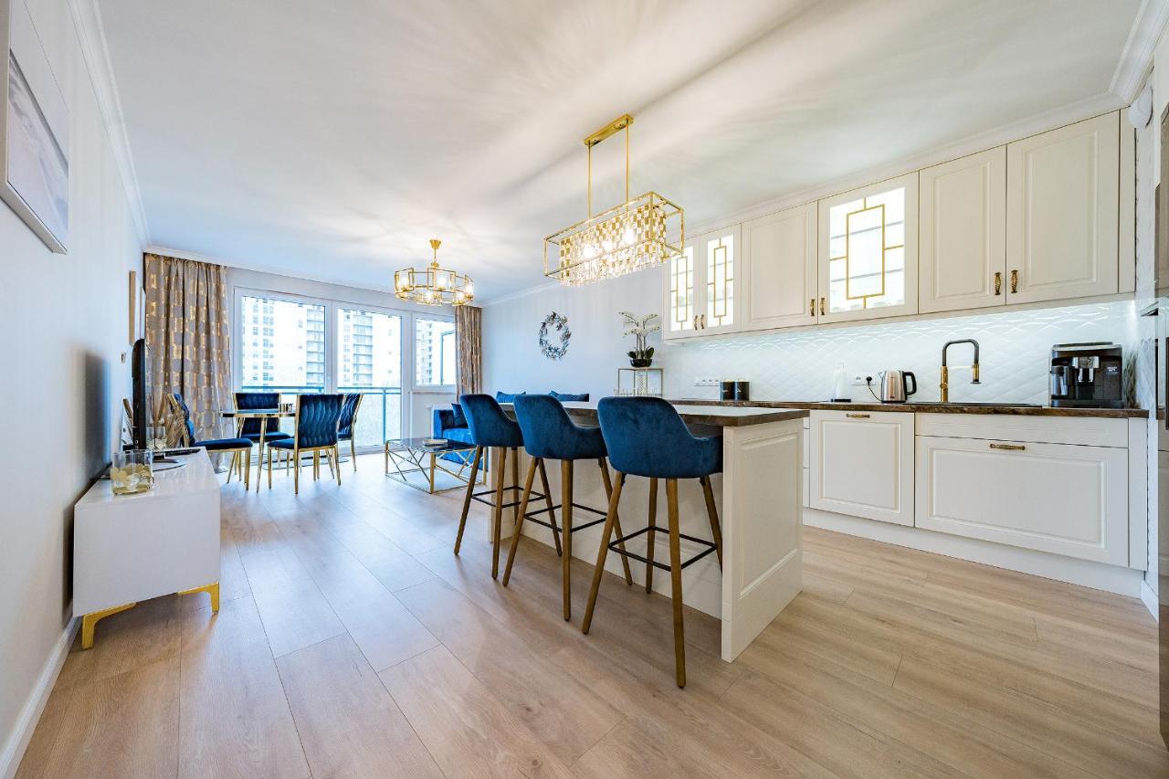 Apartament Nowa Letnica, Osiedle Latarnikow Gdanskアパートメント エクステリア 写真