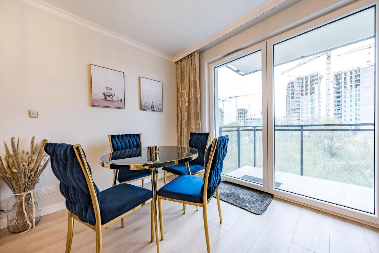Apartament Nowa Letnica, Osiedle Latarnikow Gdanskアパートメント エクステリア 写真
